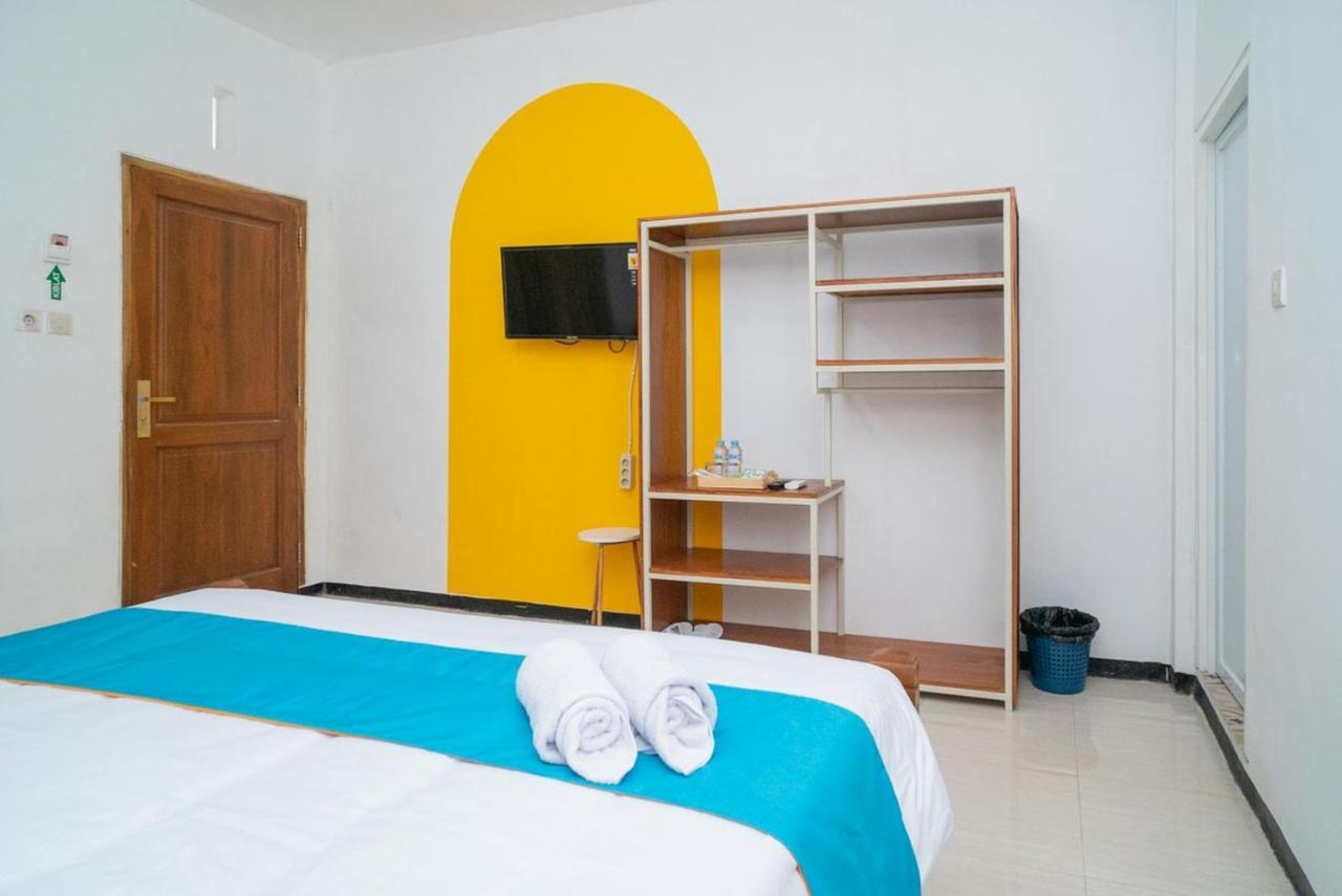 Sans Hotel Queen Batu Sumber Brantas Luaran gambar