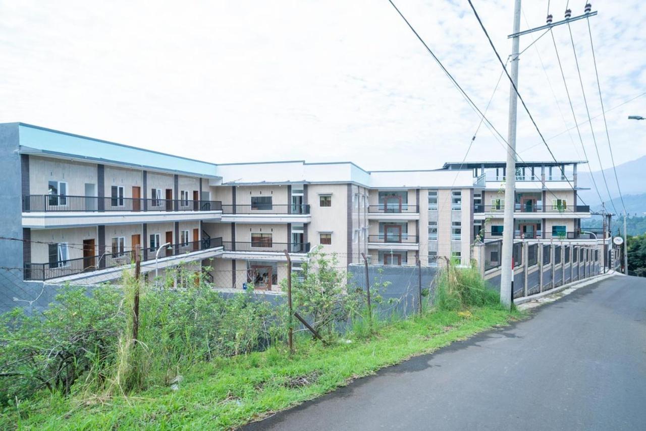 Sans Hotel Queen Batu Sumber Brantas Luaran gambar
