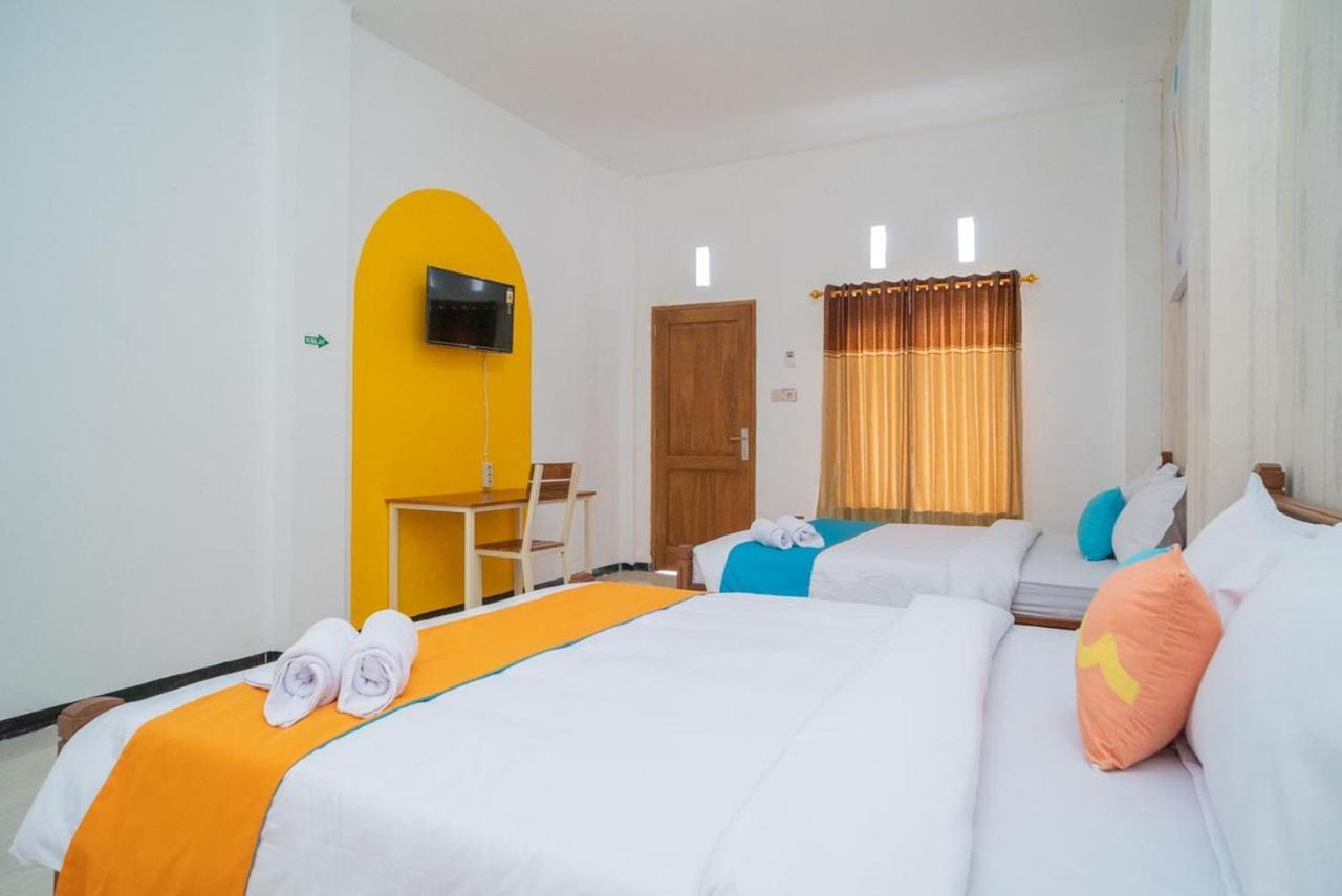 Sans Hotel Queen Batu Sumber Brantas Luaran gambar