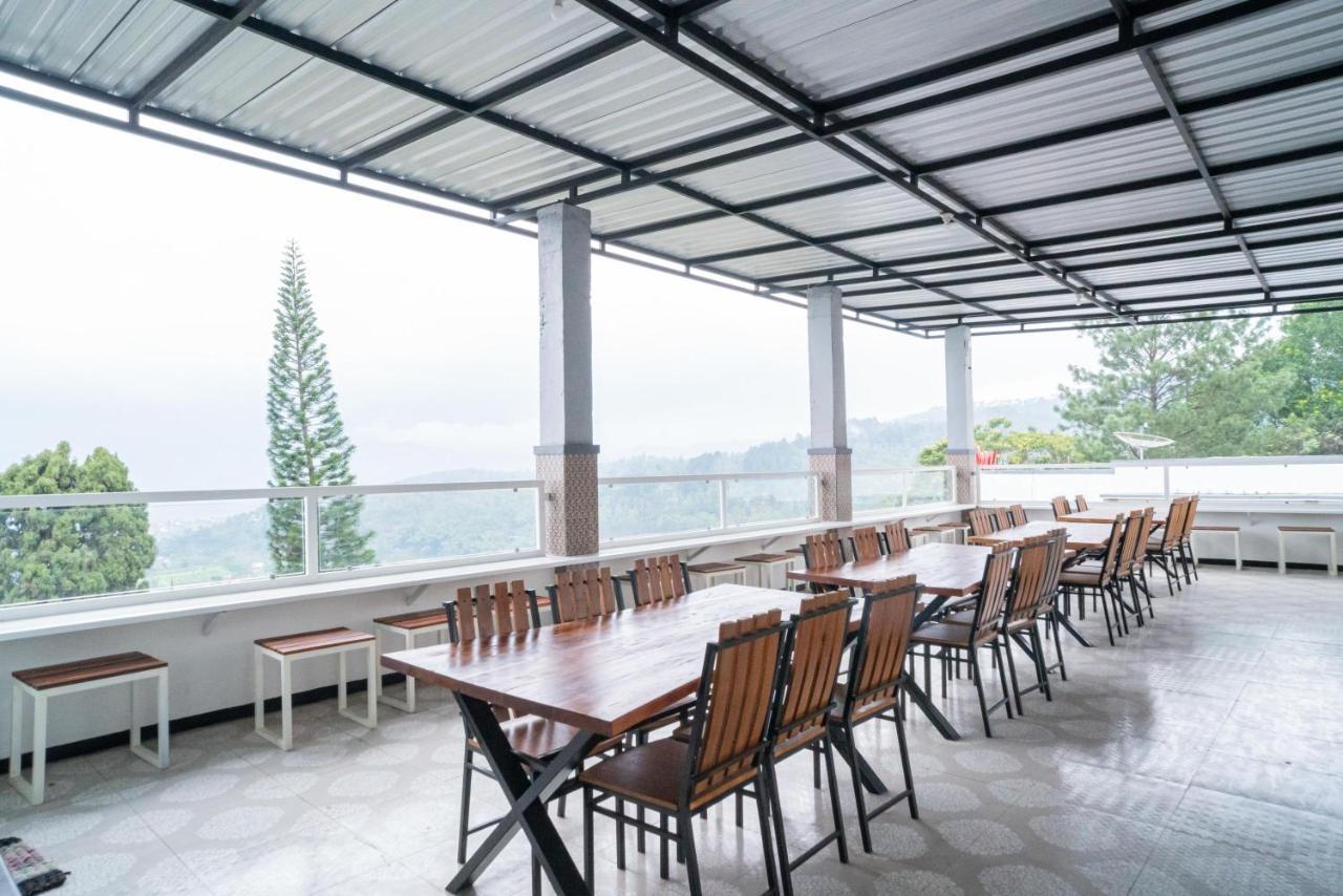 Sans Hotel Queen Batu Sumber Brantas Luaran gambar